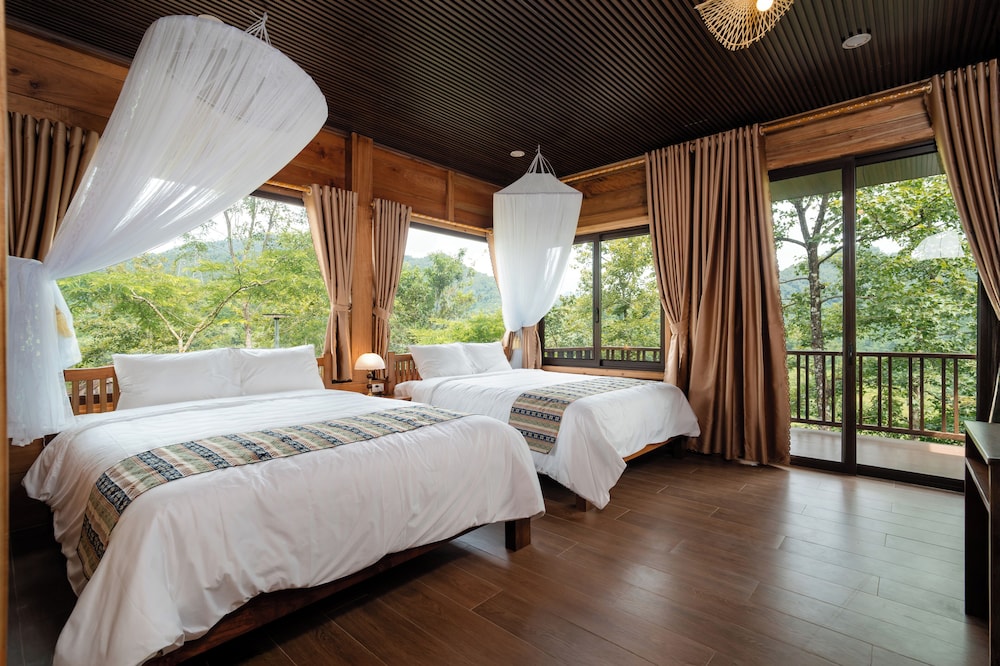 Family Quadruple Room, Valley View