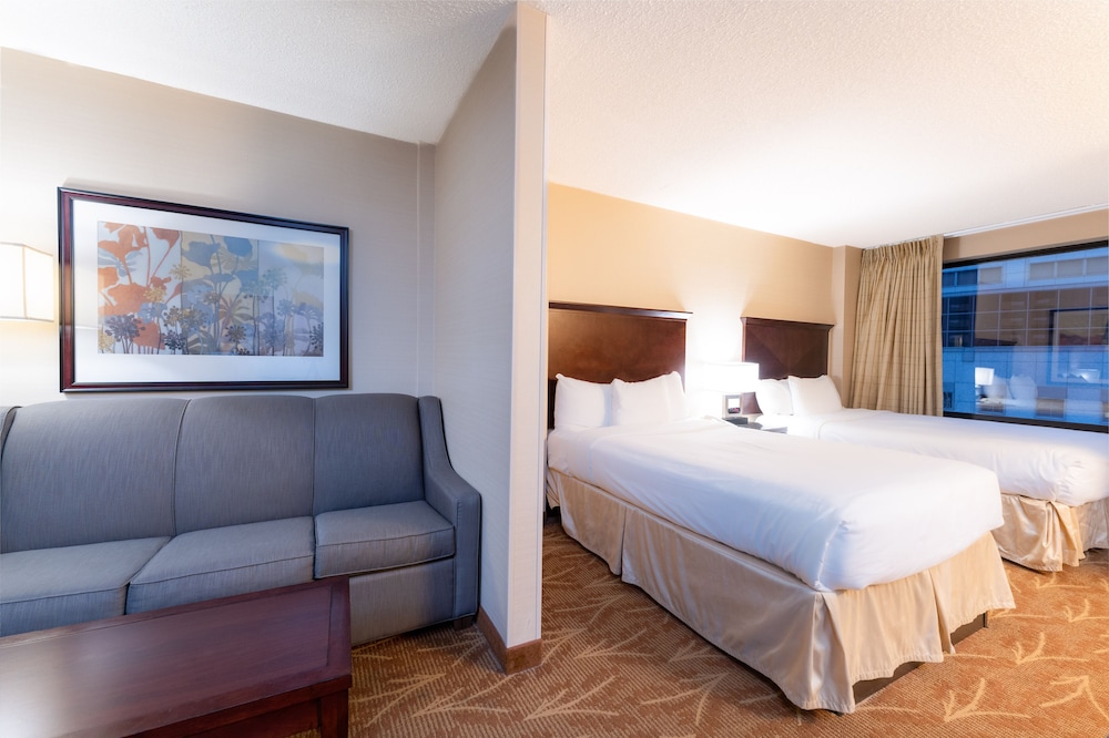 Suite, 2 Double Beds, Poolside - Photo 1