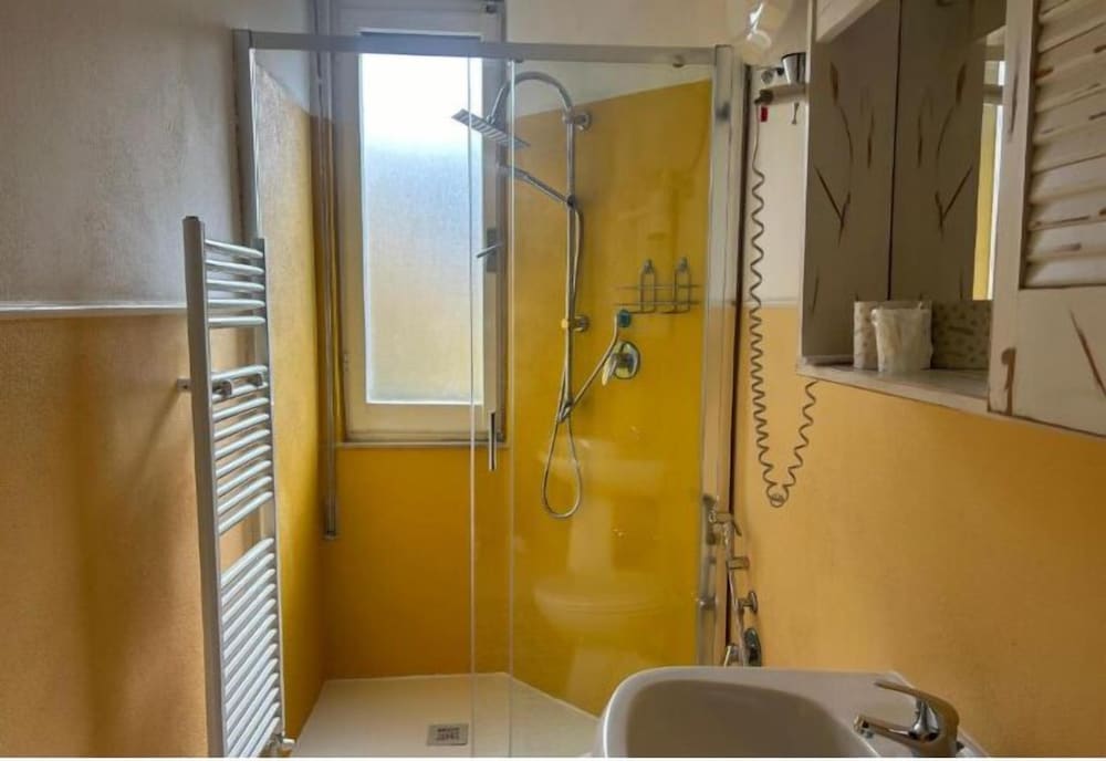 Basic Double or Twin Room photo 3