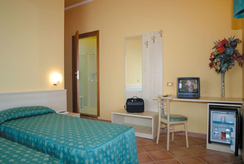 Single Room photo 3