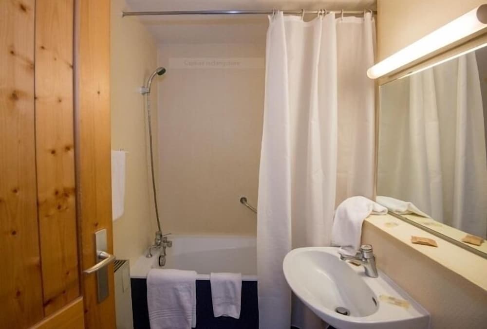 Double or Twin Room photo 2