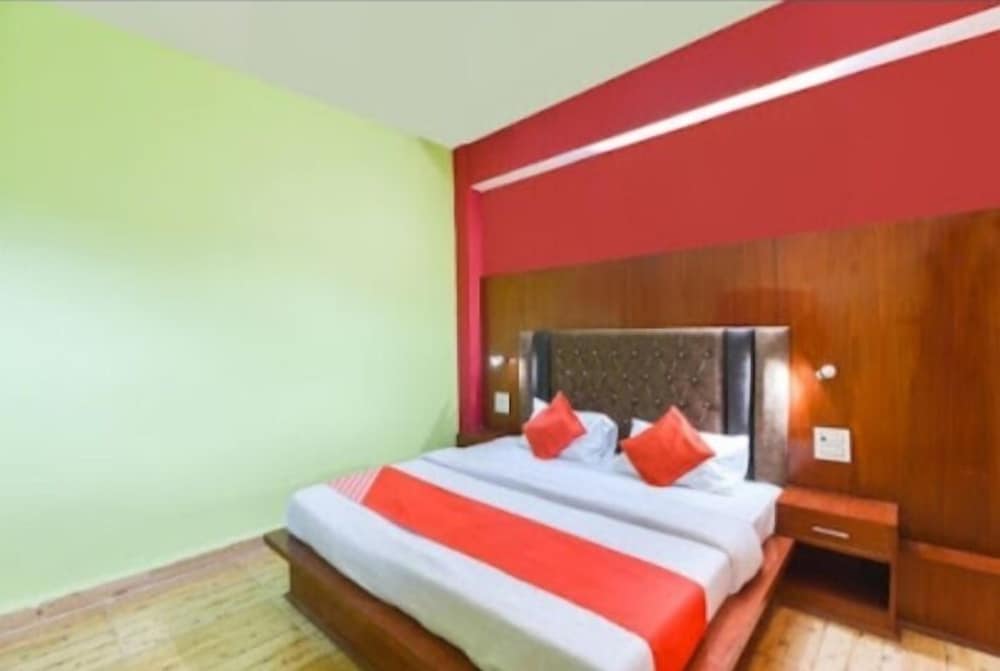 Deluxe Room - Photo 1