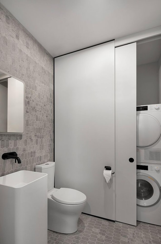 Executive Studio Suite - Photo 8