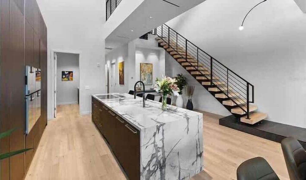 Lux Penthouse 4-story Stunner Rooftop Views, Billede 5