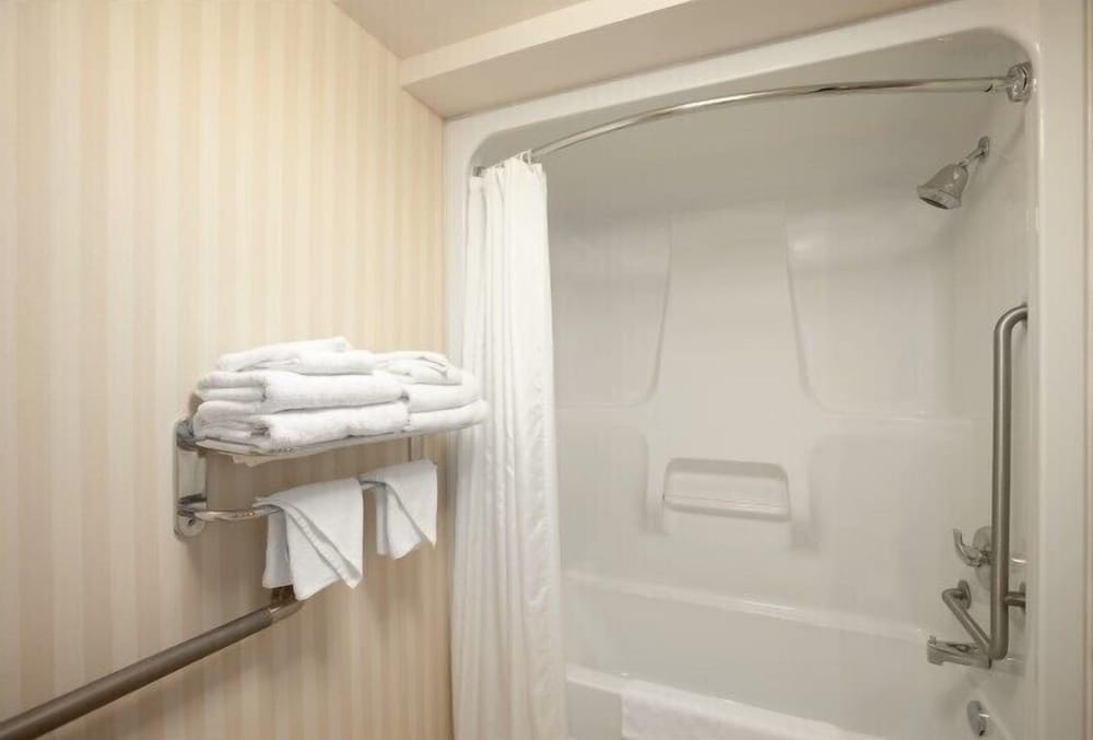 Room, 1 King Bed with Sofa bed, Non Smoking (Two-Room Suite) photo 3