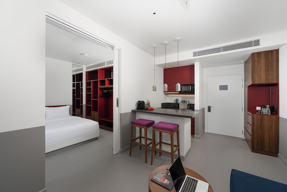 Suite, 1 King Bed, City View - Photo 4