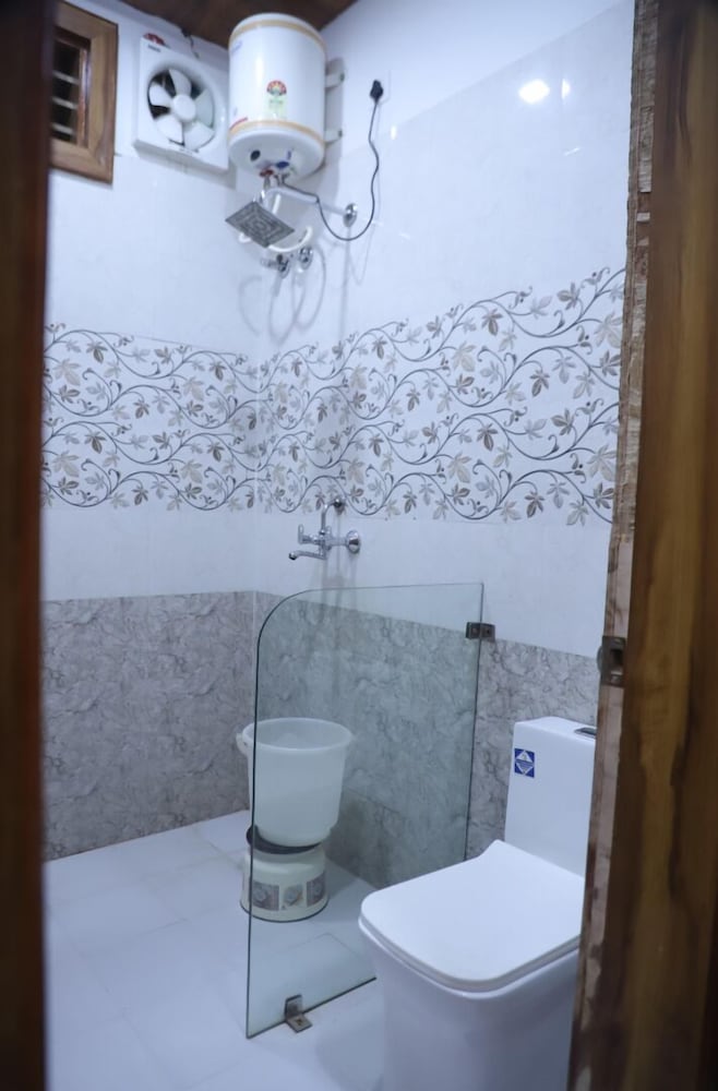 Deluxe Room - Photo 2