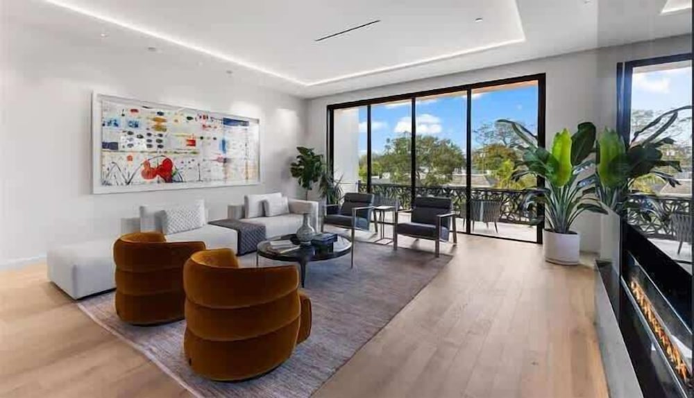 Lux Penthouse 4-story Stunner Rooftop Views, Billede 9