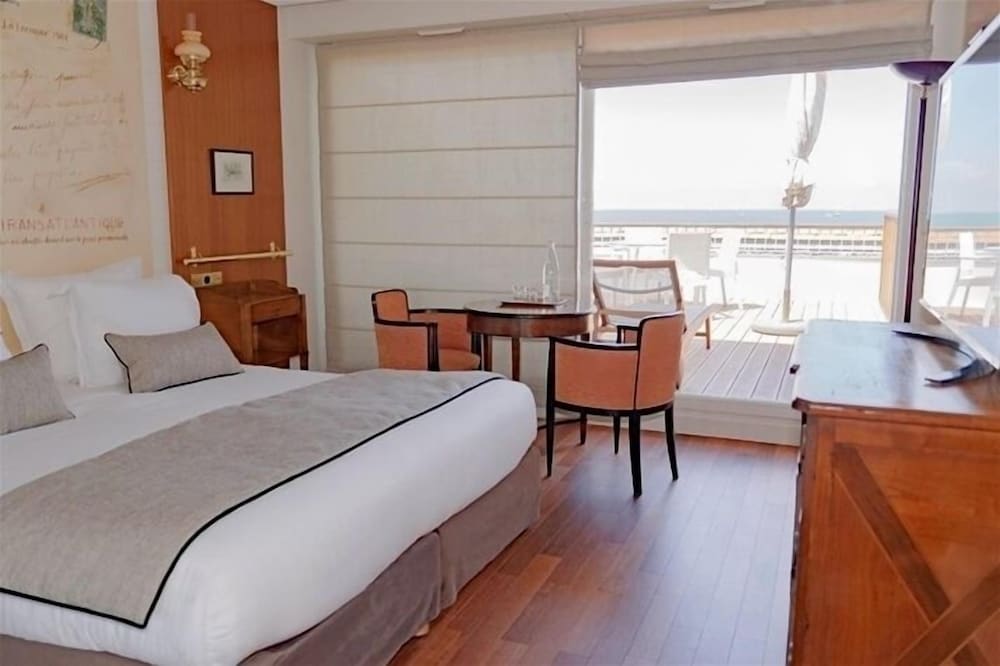 Superior Room, 1 Bedroom, Terrace, Partial Ocean View - Photo 4
