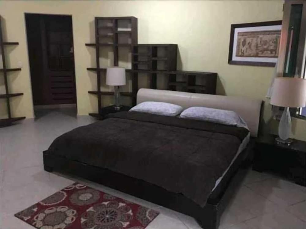 Suite with Jungle View, 1 King Bed