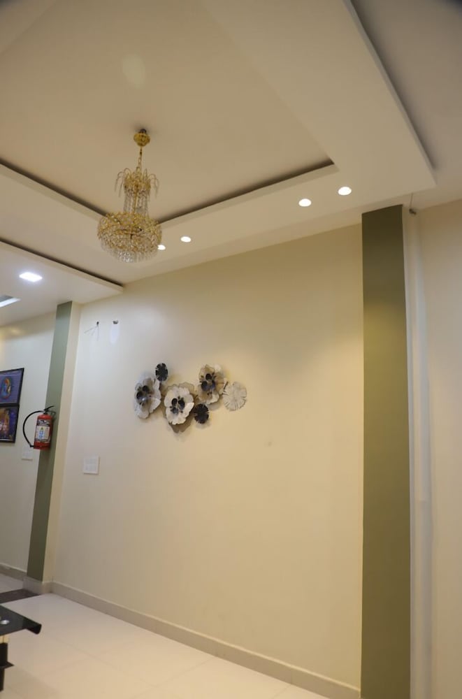 Deluxe Room - Photo 6