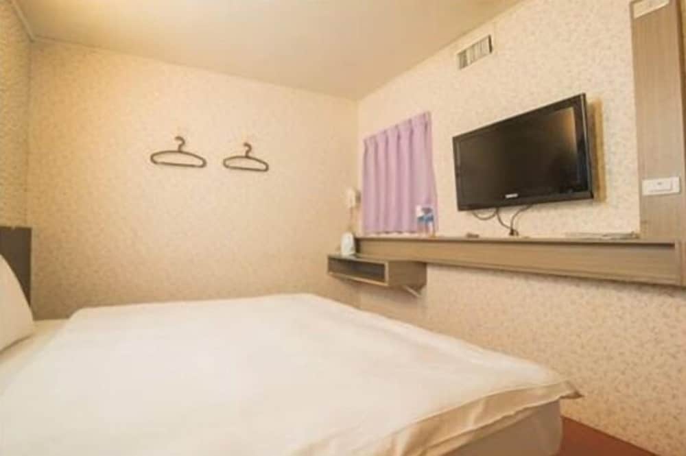 Economy Double or Twin Room, 1 Bedroom photo 3