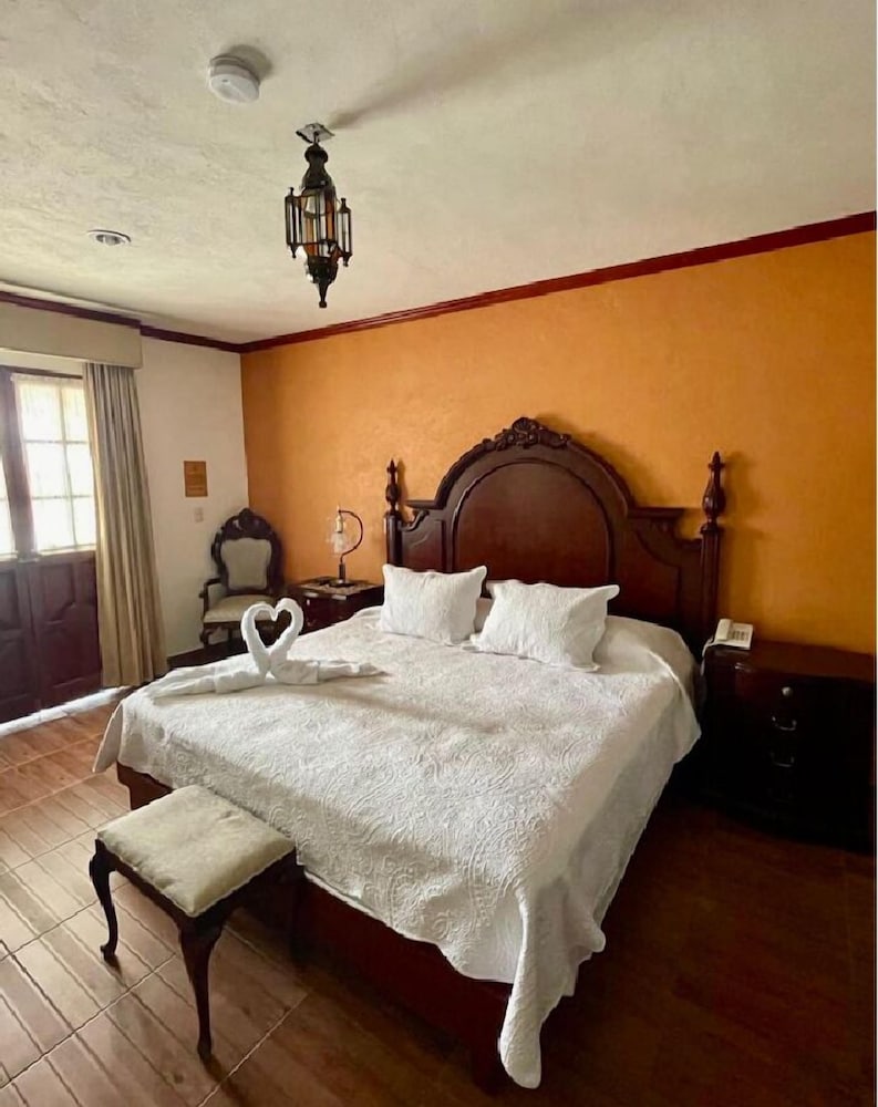 Panoramic Room, 1 King Bed, Mountain View photo 1