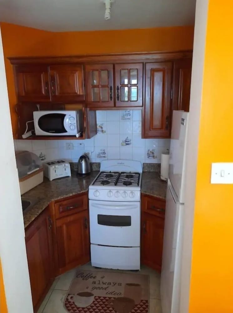 Standard Penthouse: 2 guest 1 Bedroom, 1 Bathroom or 4 guest 2 Bedrooms, 2 Bathrooms, Ocean View photo 3