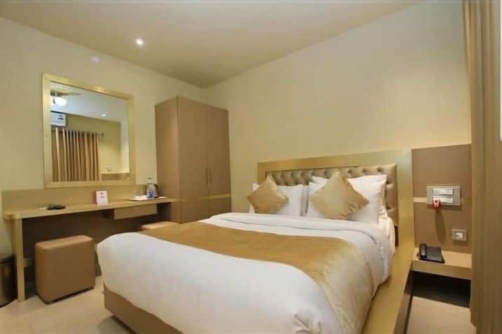 Deluxe Room - Photo 6