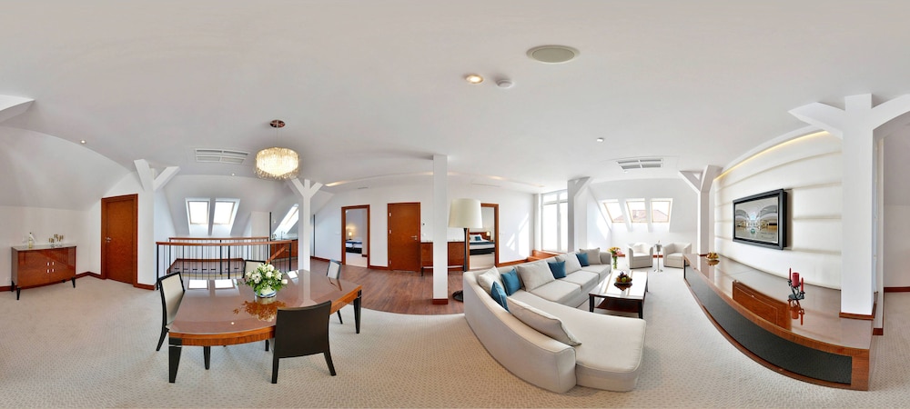 Presidential Apartment photo 1