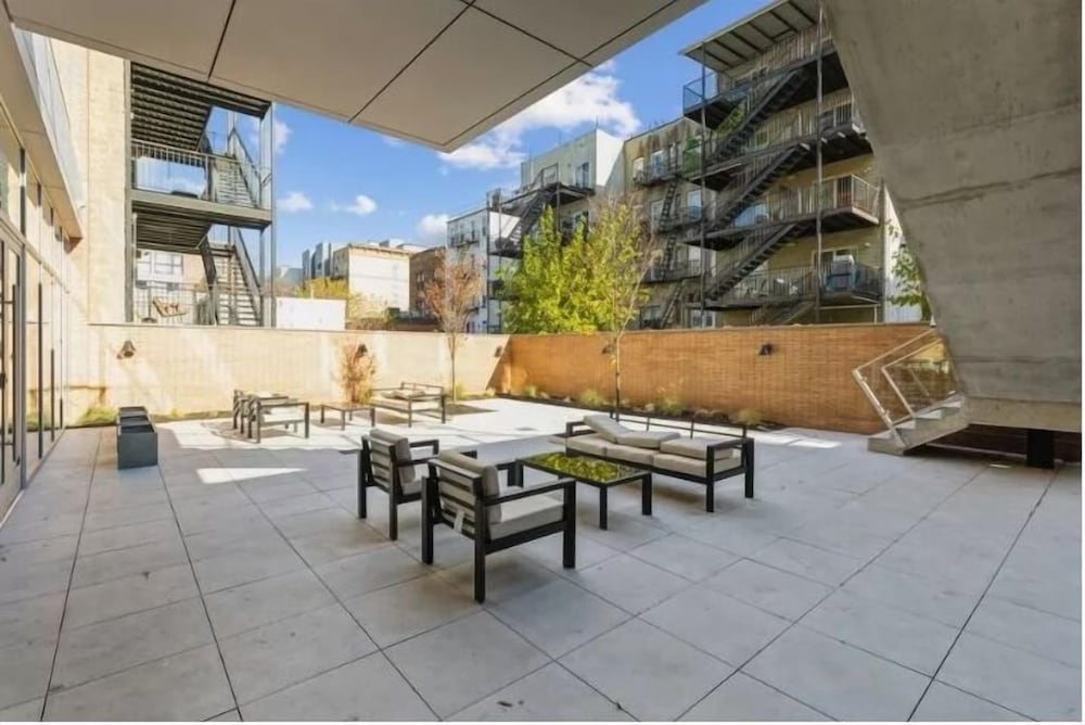 NEW Fab 4 BR - Outdoor Deck - gym - Mins to NYC, Foto 15