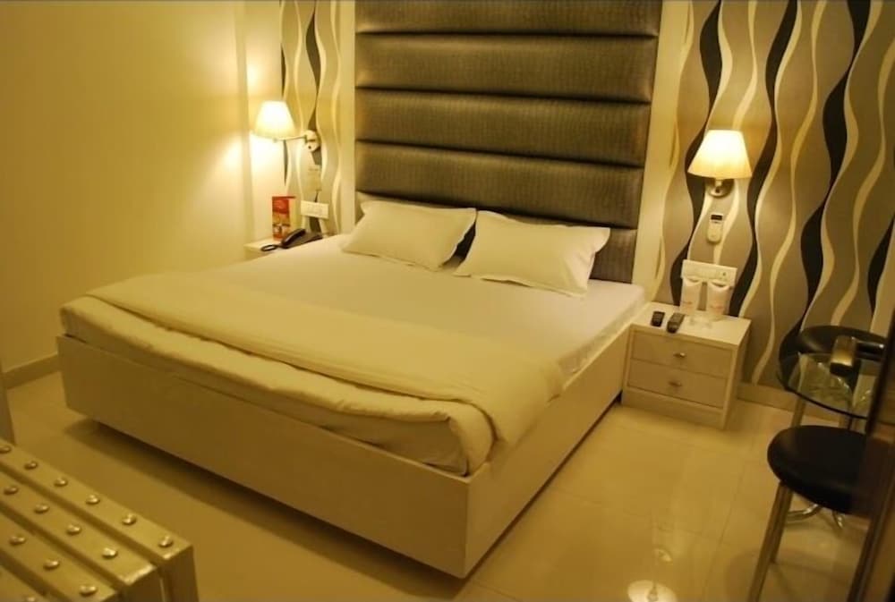 Deluxe Single Room