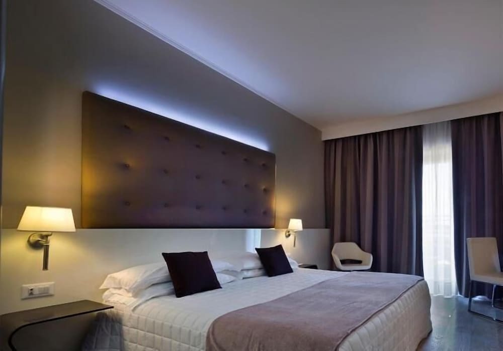Deluxe Double Room Single Use photo 2