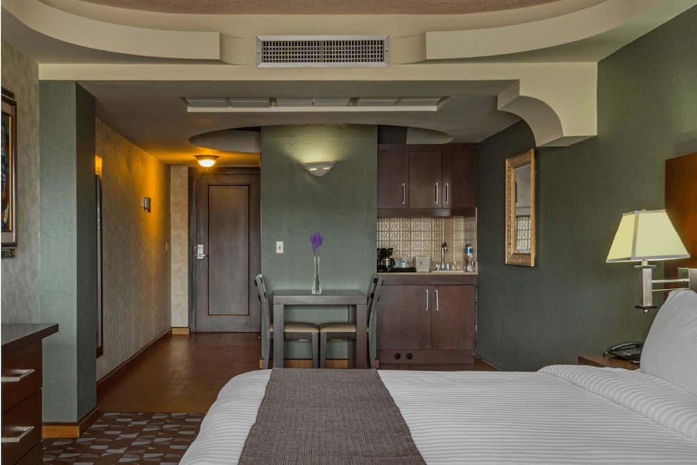 King Room with Balcony photo 1