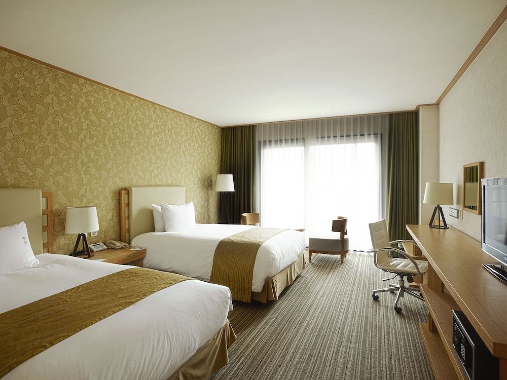 Standard Room, 2 Twin Beds (Slope View) - Photo 2