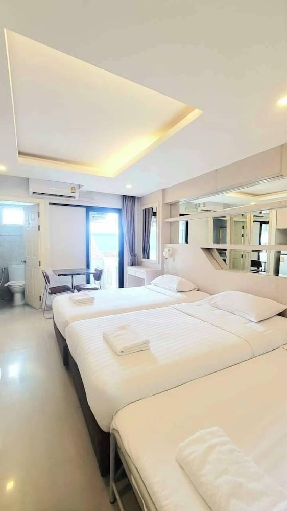 Extra Bed With 3 Beds Room photo 3