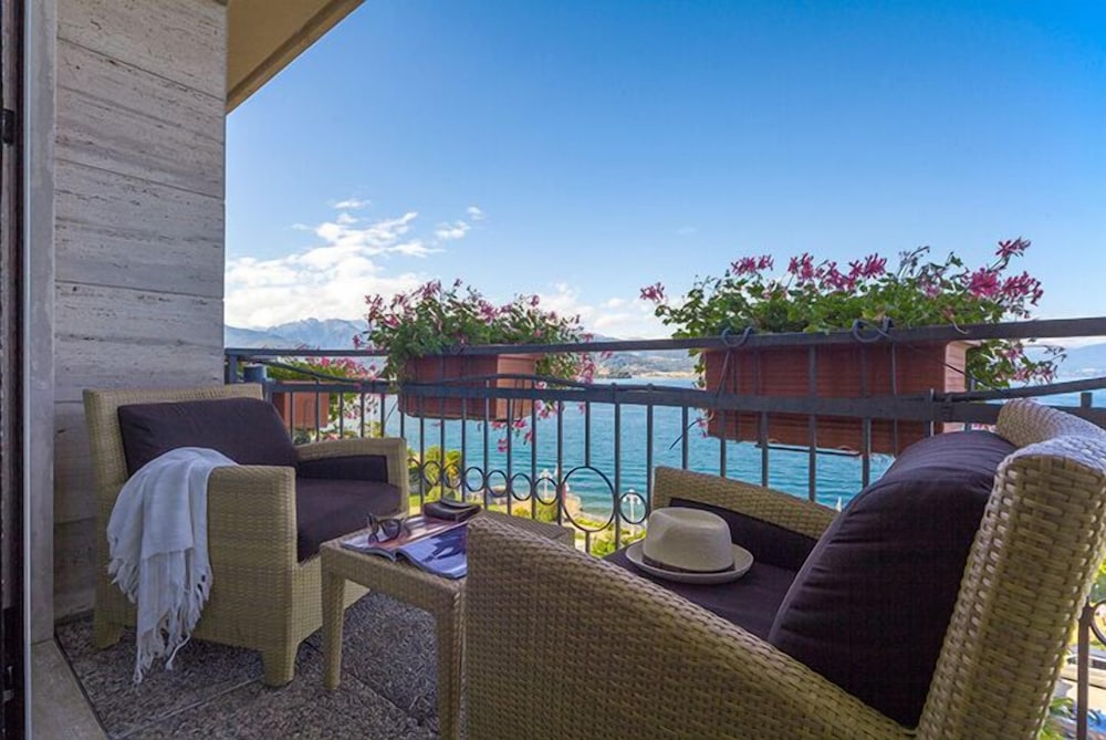 Senior Suite, vista lago - Photo 13