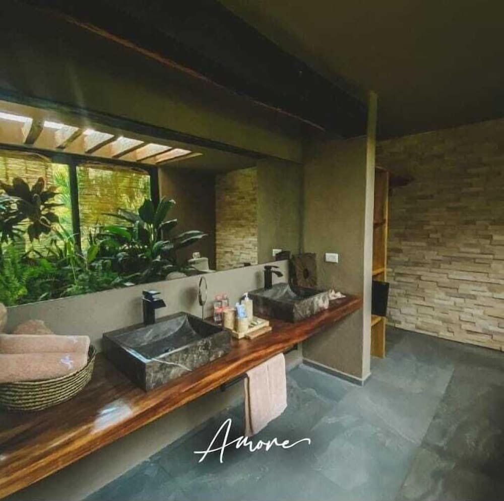 Junior Suite, 1 King Bed, Private Pool, Partial Ocean View photo 2