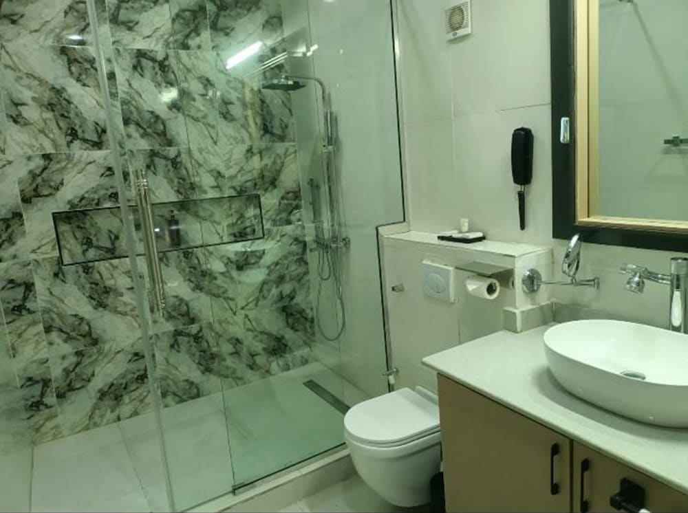 Business Suite photo 3