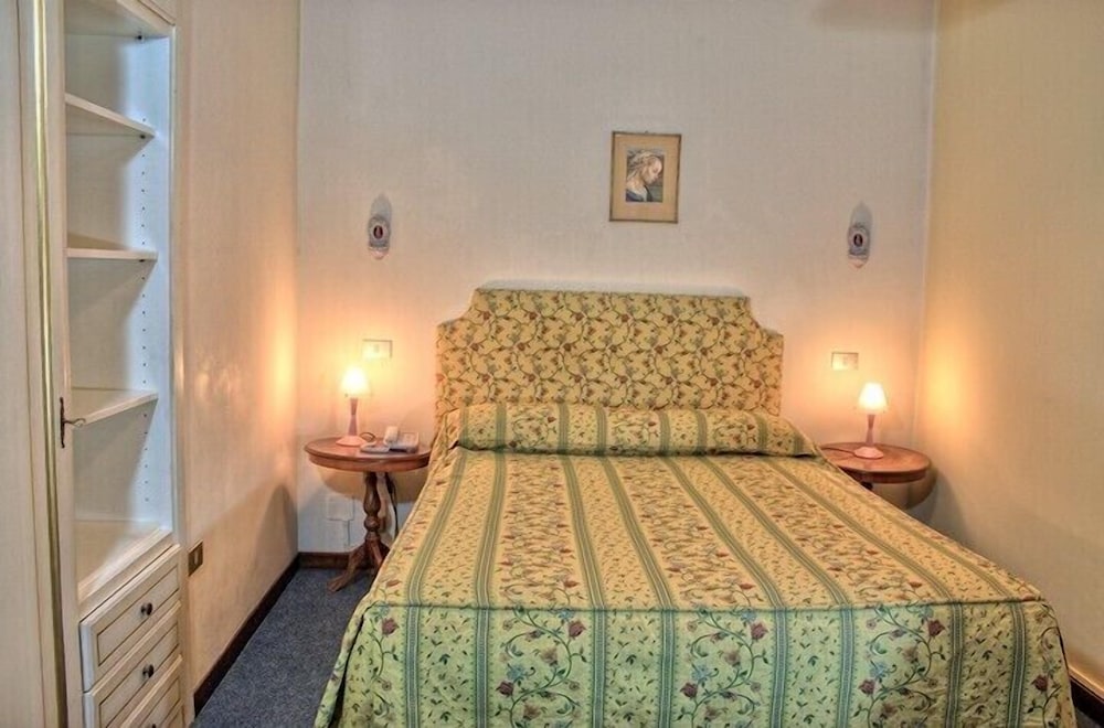 Double Room (Small) photo 1