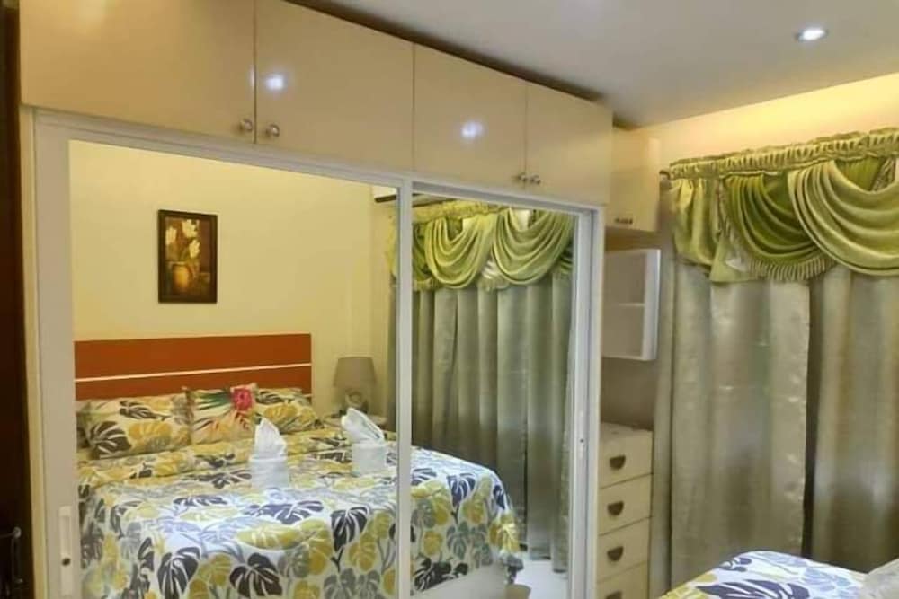 Classic Condo, 1 Queen Bed, Accessible, Non Smoking photo 2