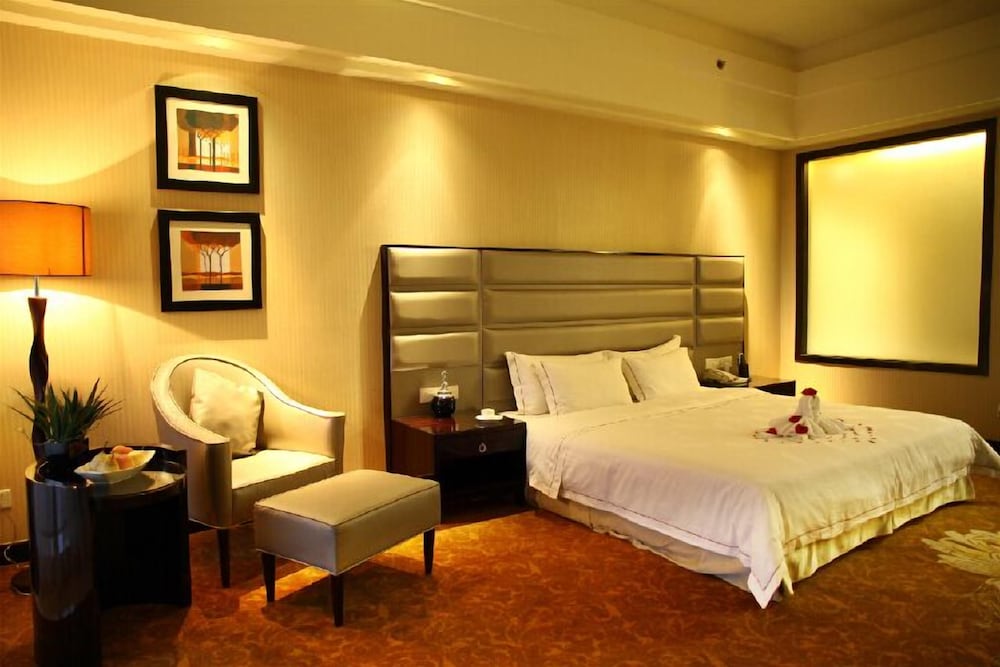 Deluxe Suite photo 2