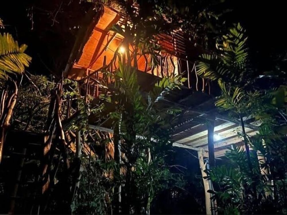 Traditional Tree House, 1 Queen Bed, Mountain View photo 3