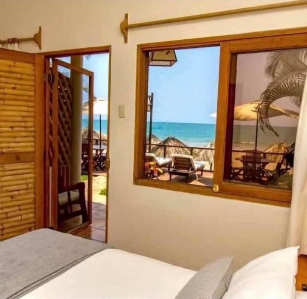 HABITACION MATRIMONIAL FRENTE AL MAR CON TERRAZA photo 2