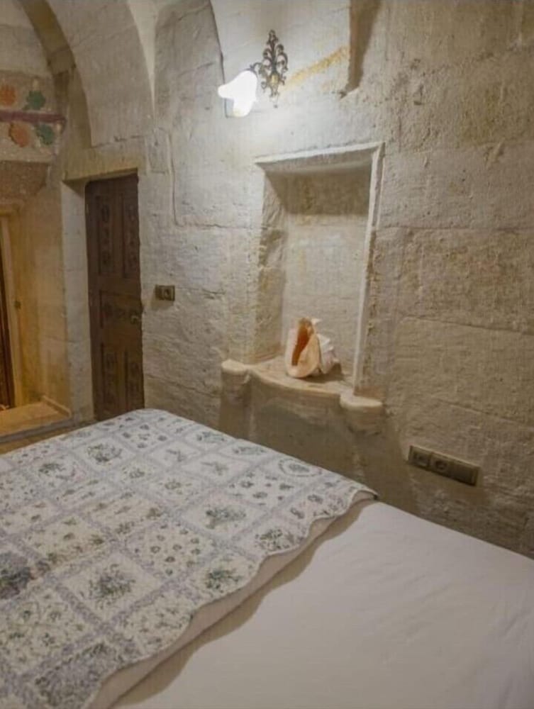 104 Cistern Stone Room