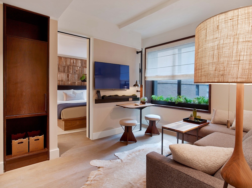 Suite (Alcove)