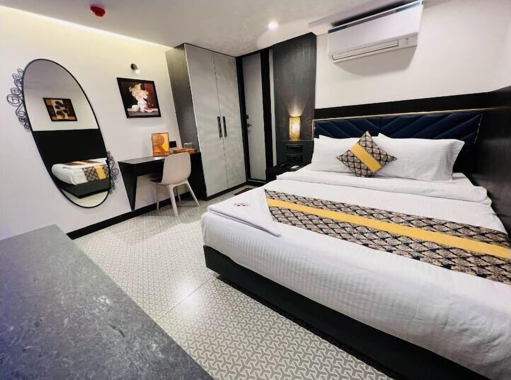 Deluxe Room - Photo 2