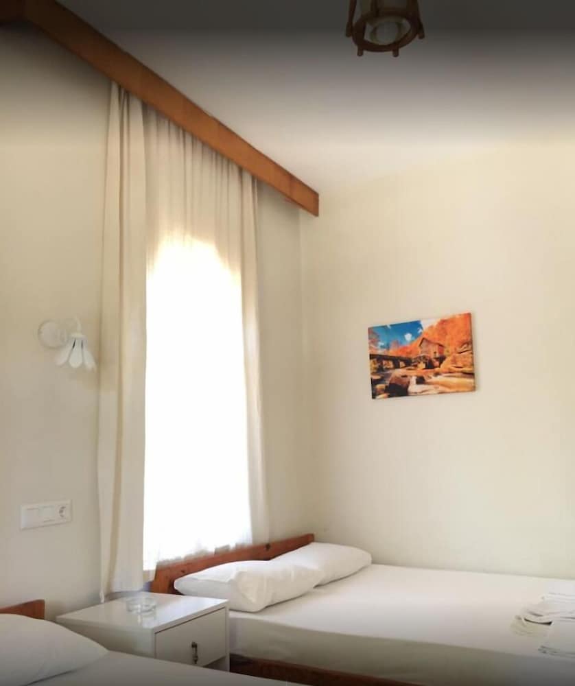 Standard Triple Room photo 3