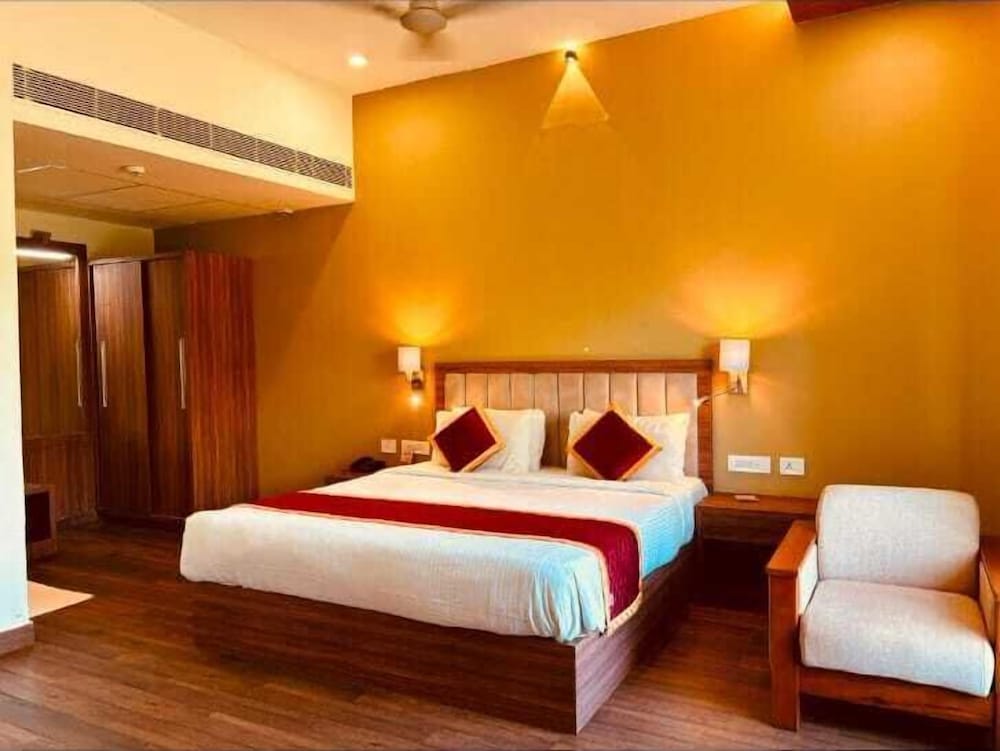 Luxury Suite photo 1