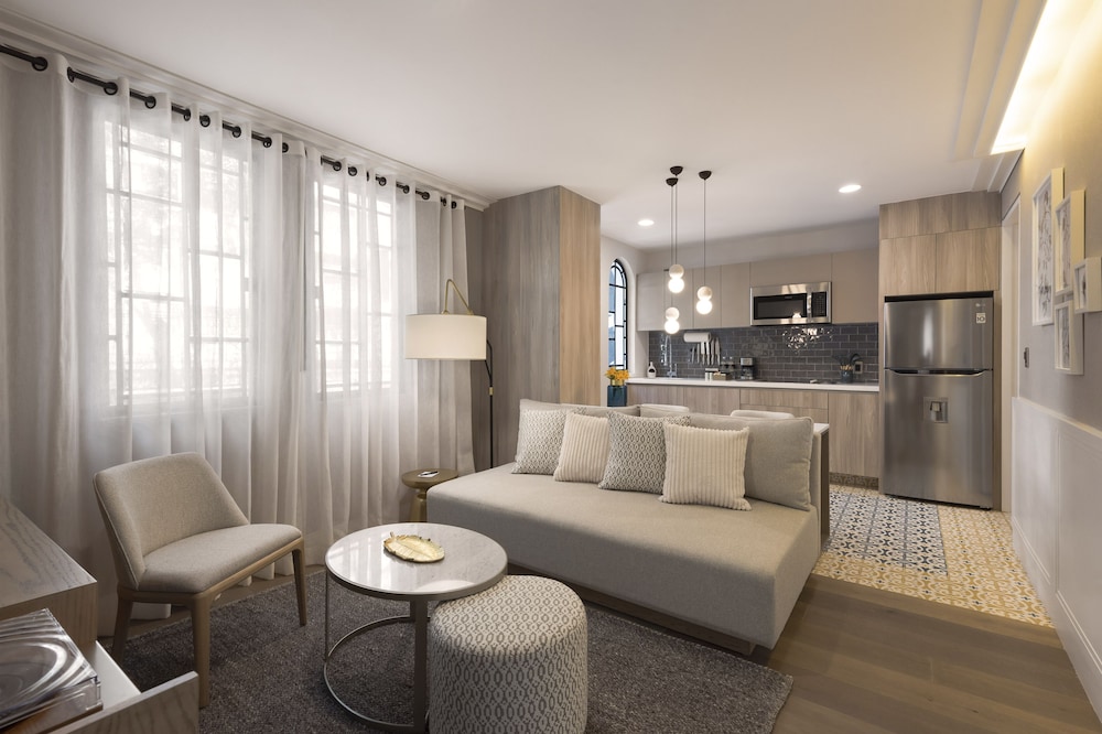 Elite Suite