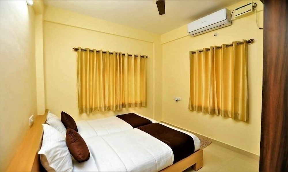 Economy Twin Room photo 2