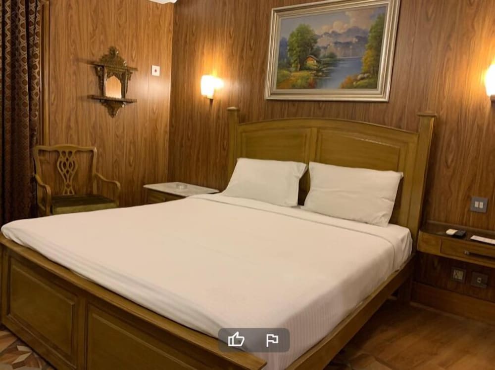 Deluxe Double or Twin Room photo 1
