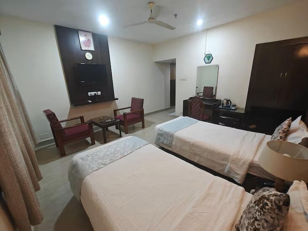 Executive Room - Photo 6