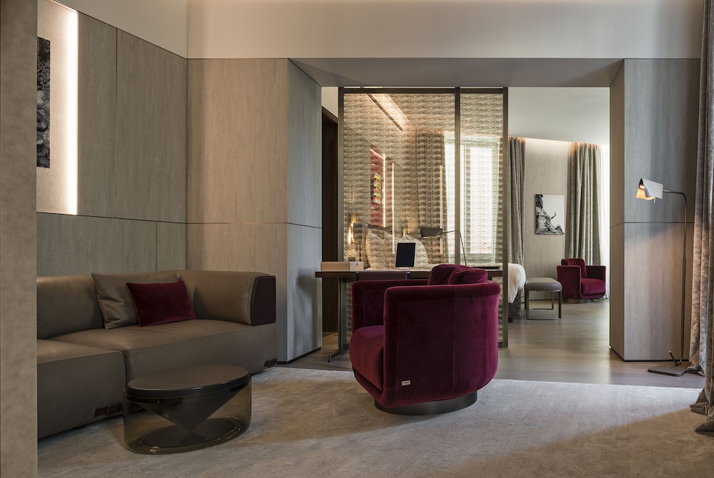 Corner Suite