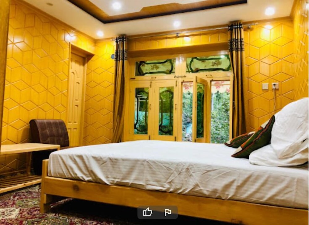 Deluxe Double Room photo 2