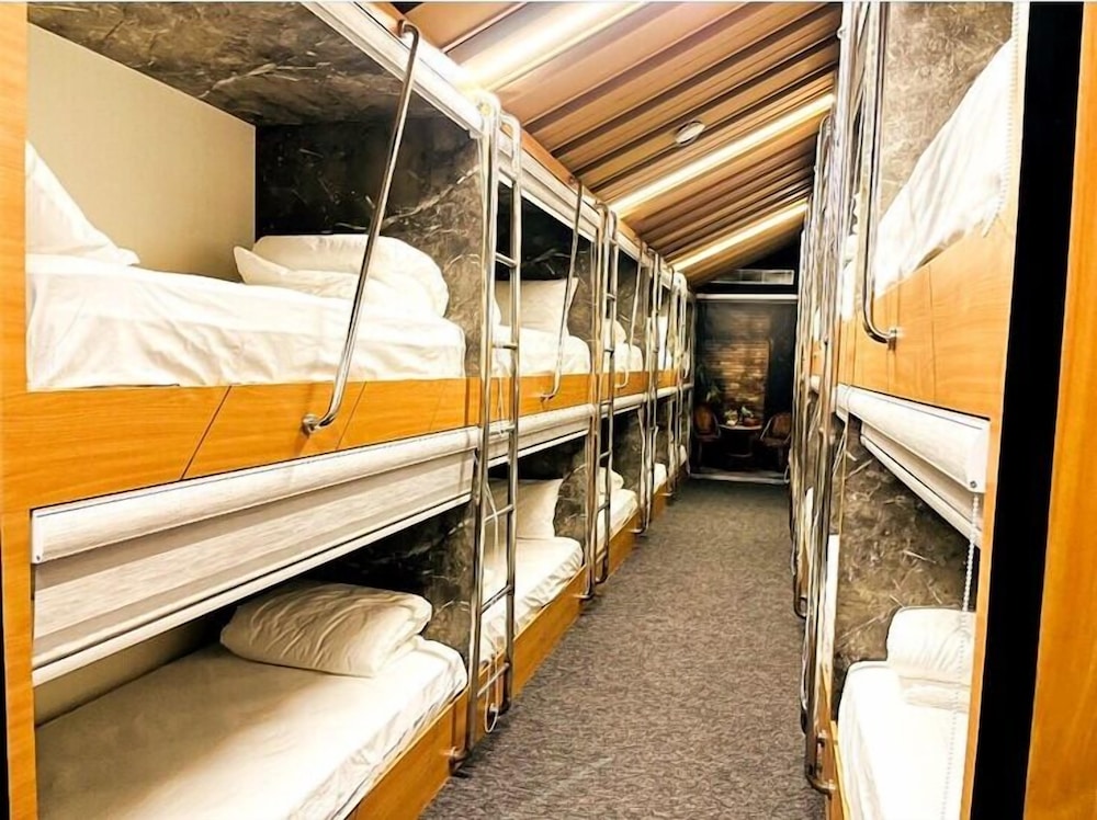 Basic Shared Dormitory, Men only