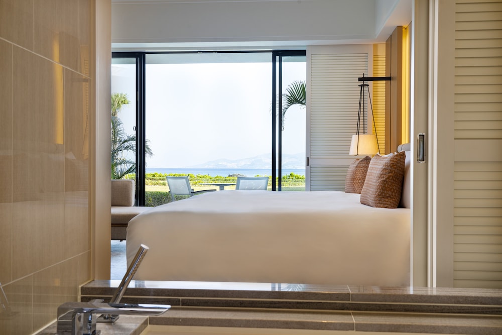 Deluxe Partial Oceanview BeachFrontWing Twin, Non Smoking photo 3