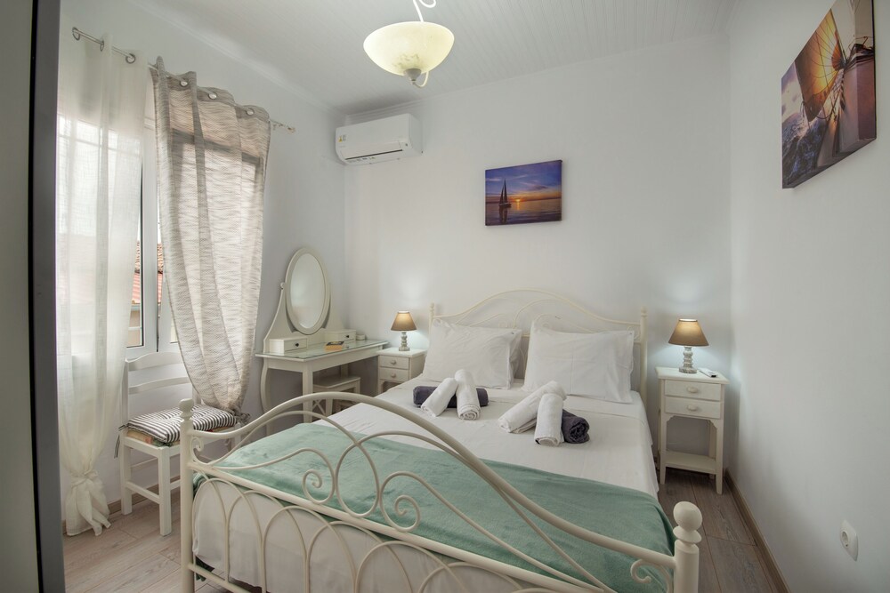 House, 2 Bedrooms, Private Pool, Sea View photo 1