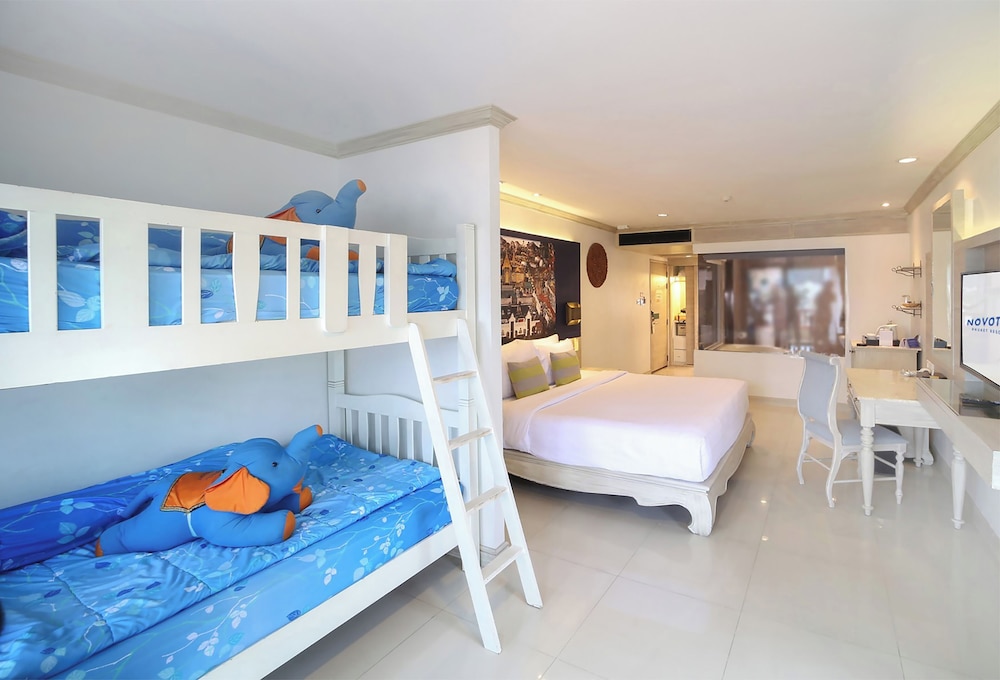 Room (1 Double bed, 1 Bunk bed) photo 3