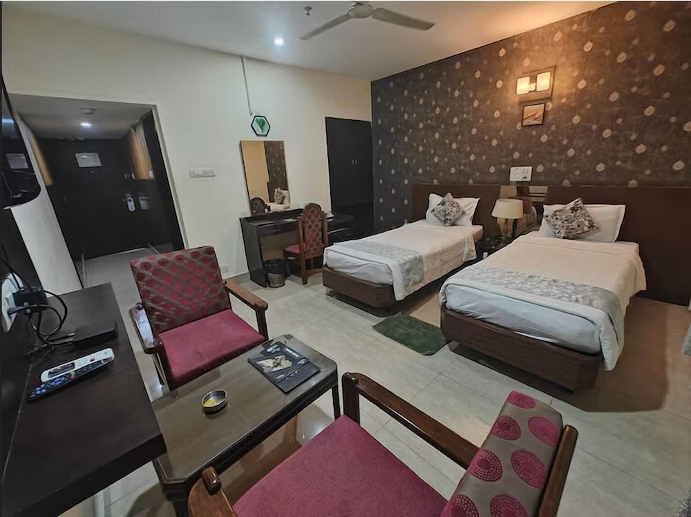 Executive Room - Photo 3
